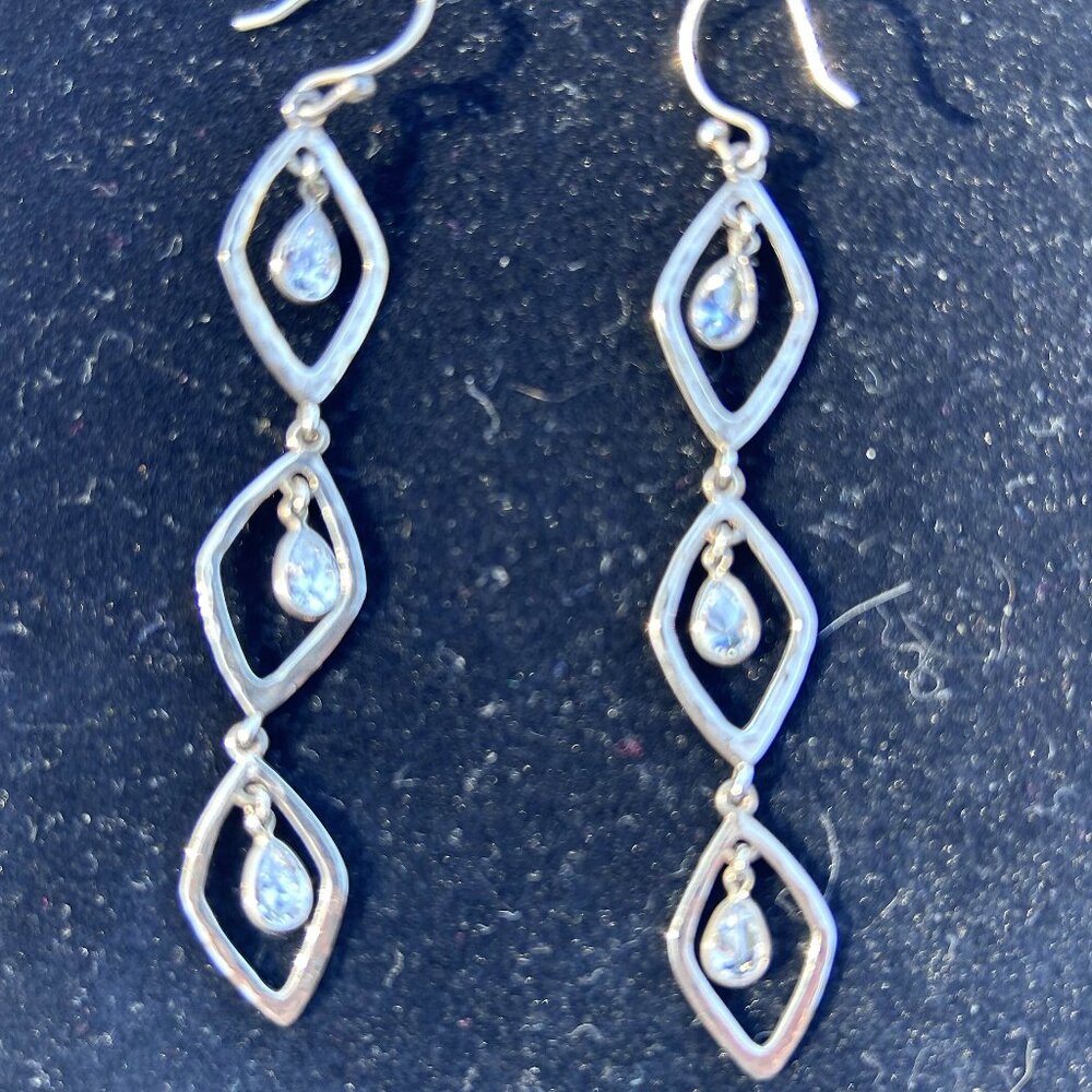 W2779 Silpada Girl's Best Friend Earrings